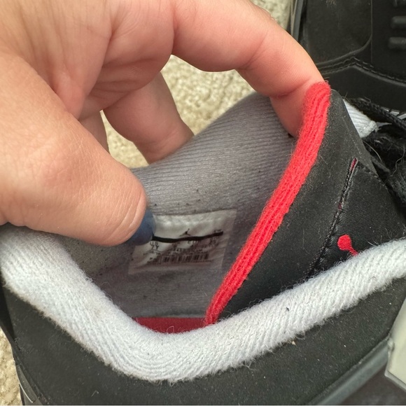 Nike Air Jordan 4 Retro OG “Bred 2019” Sneakers Size: 7 - Picture 5 of 12